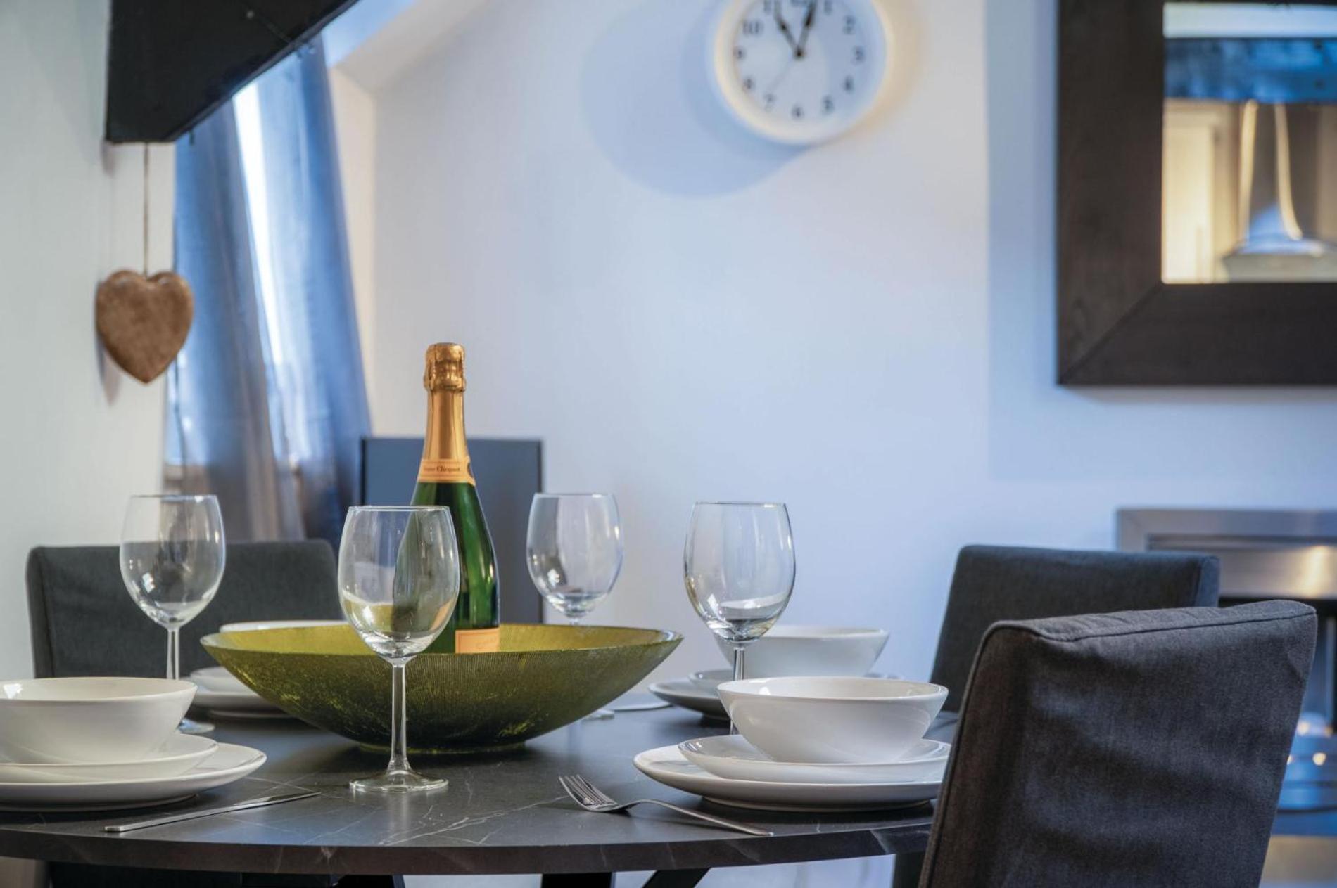 Cosy At The Mews - 2 Bedroom -