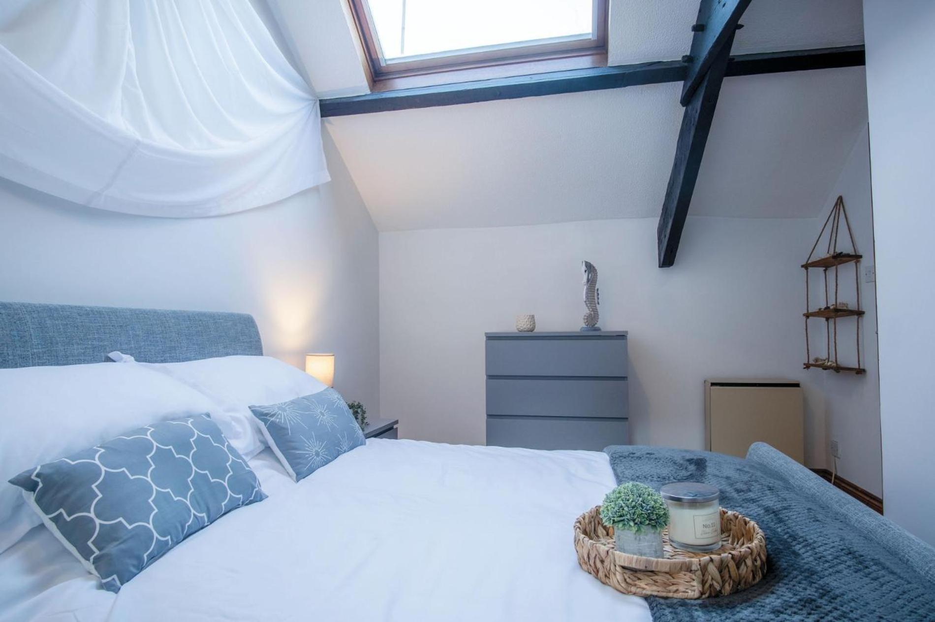 Cosy At The Mews - 2 Bedroom - Apartment
