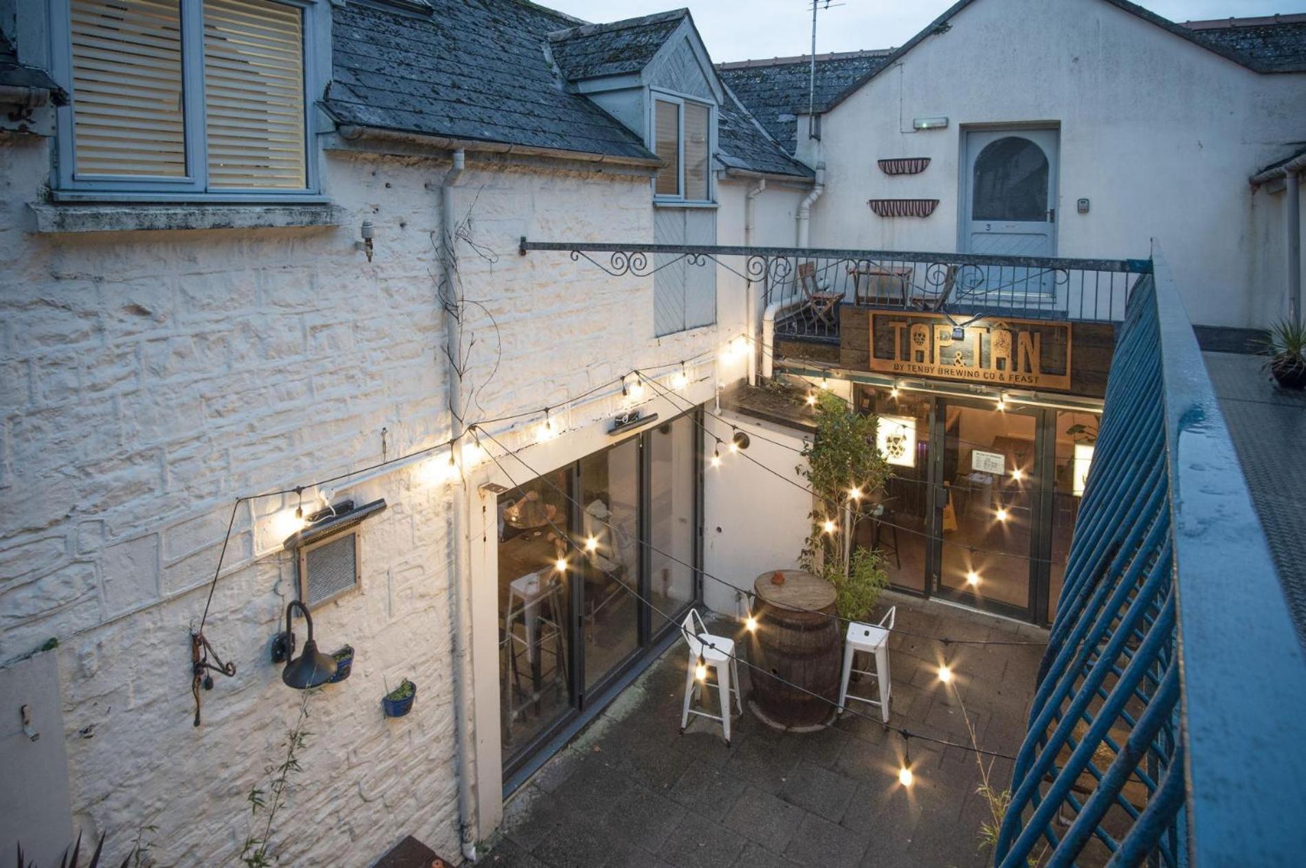 Apartment Cosy At The Mews - 2 Bedroom - Tenby