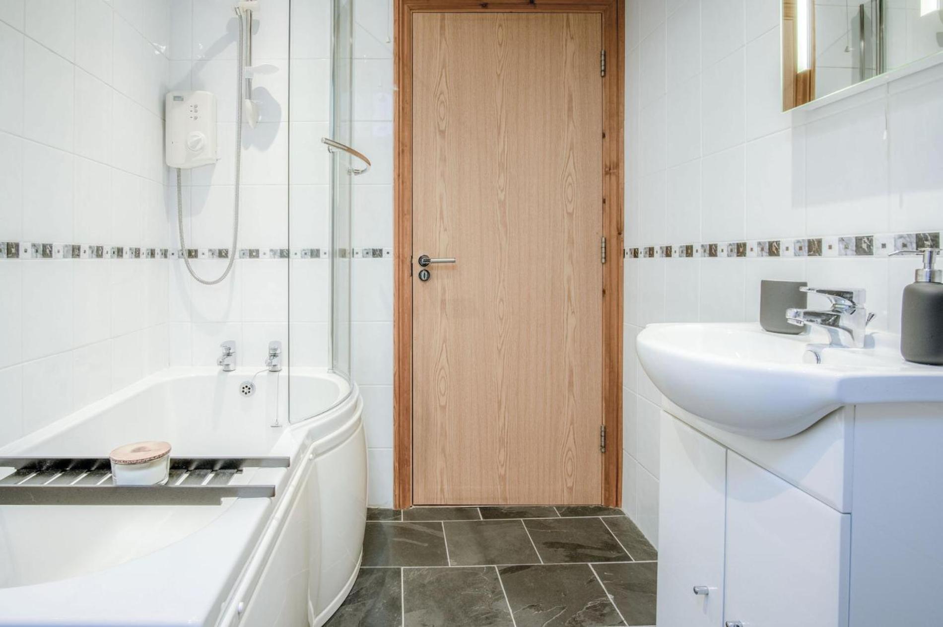 Cosy At The Mews - 2 Bedroom - Apartment