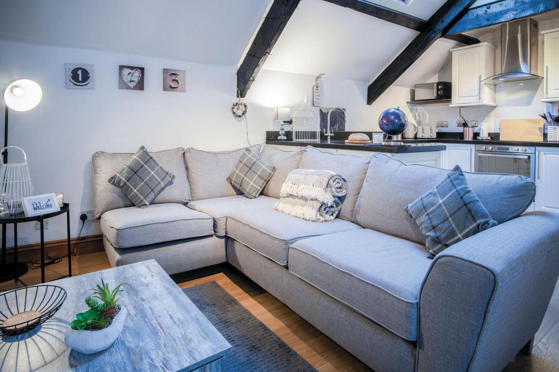 Apartment Cosy At The Mews - 2 Bedroom - *