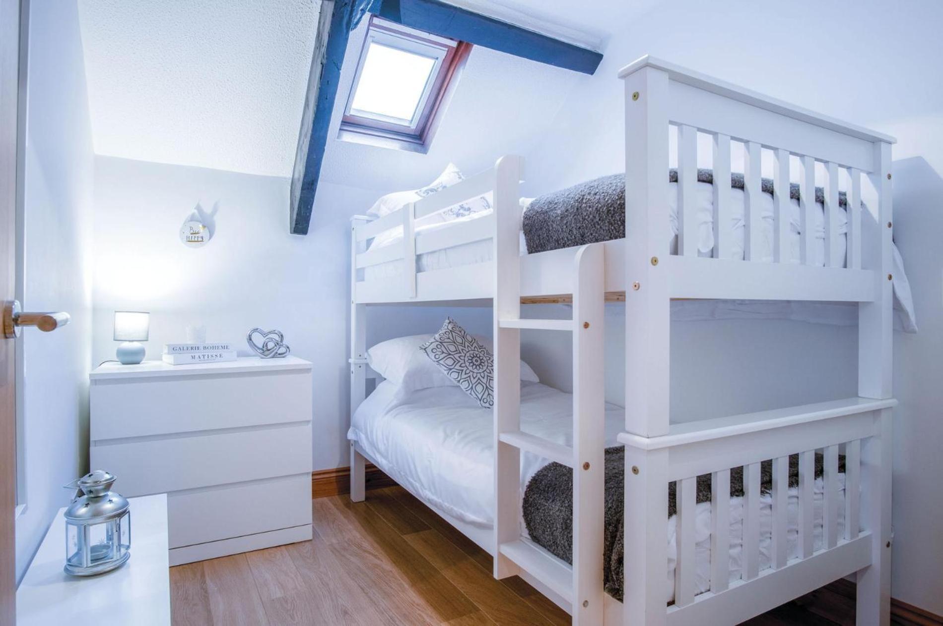 Apartment Cosy At The Mews - 2 Bedroom -