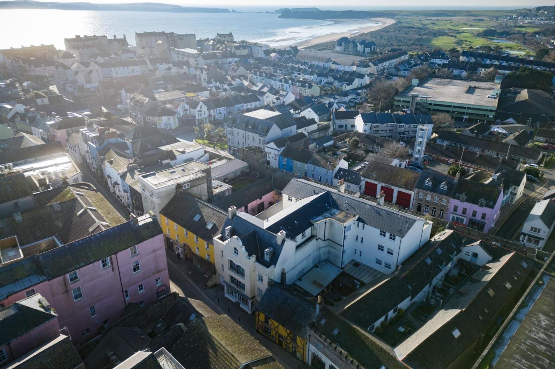 Cosy At The Mews - 2 Bedroom - Tenby
