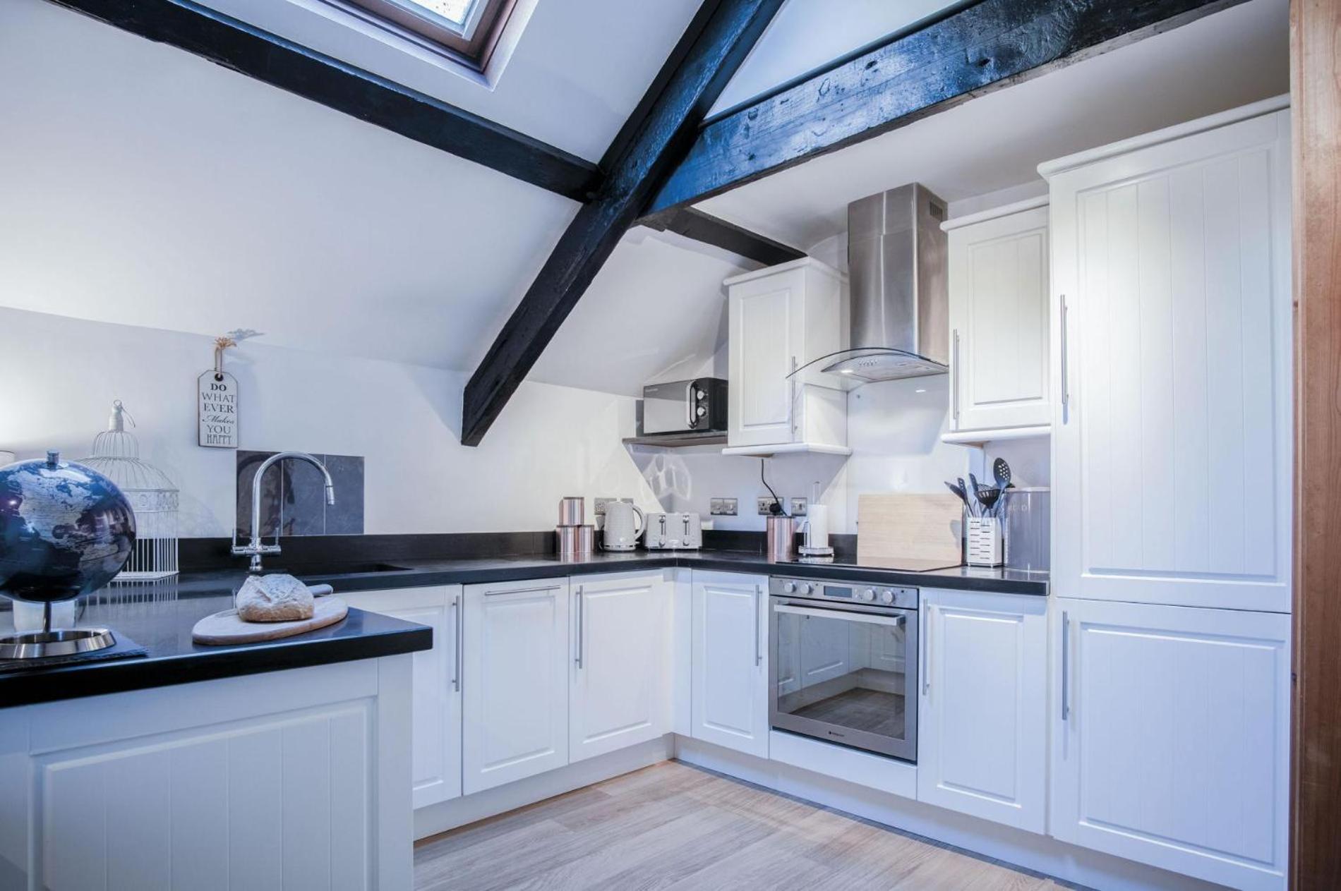 Apartment Cosy At The Mews - 2 Bedroom - *