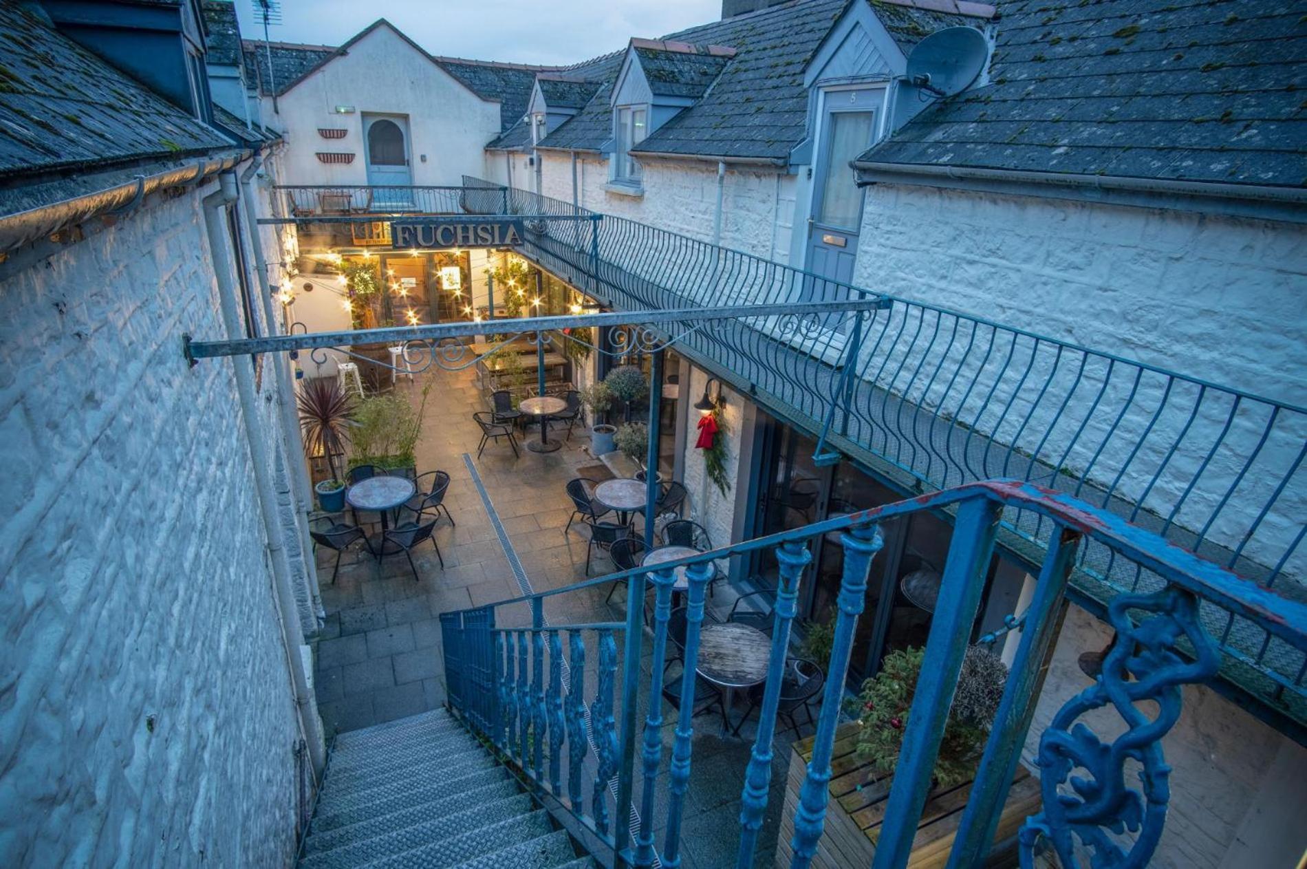 Cosy At The Mews - 2 Bedroom - Apartment *